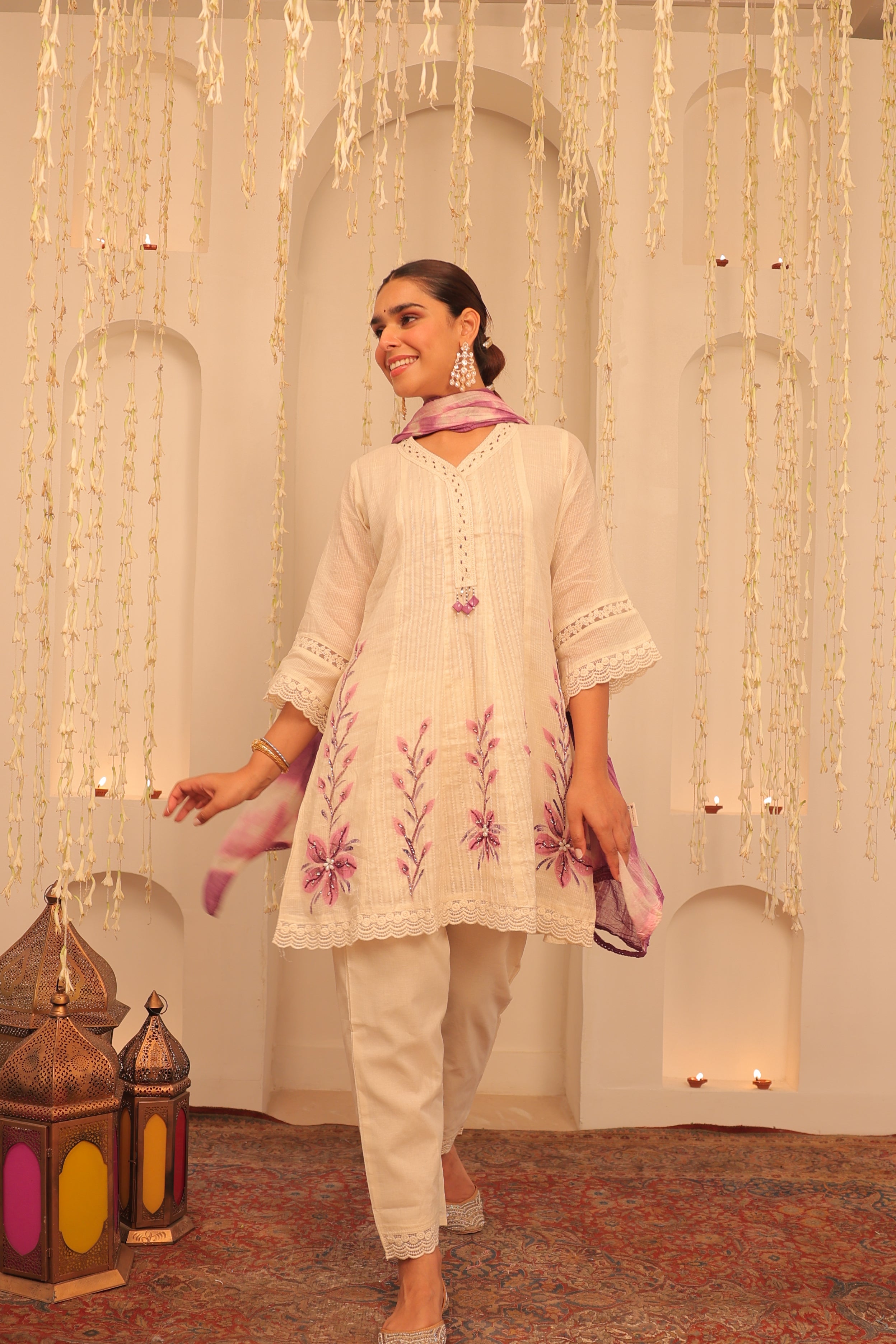 Alaya Mehfil Floral White Kurta Set