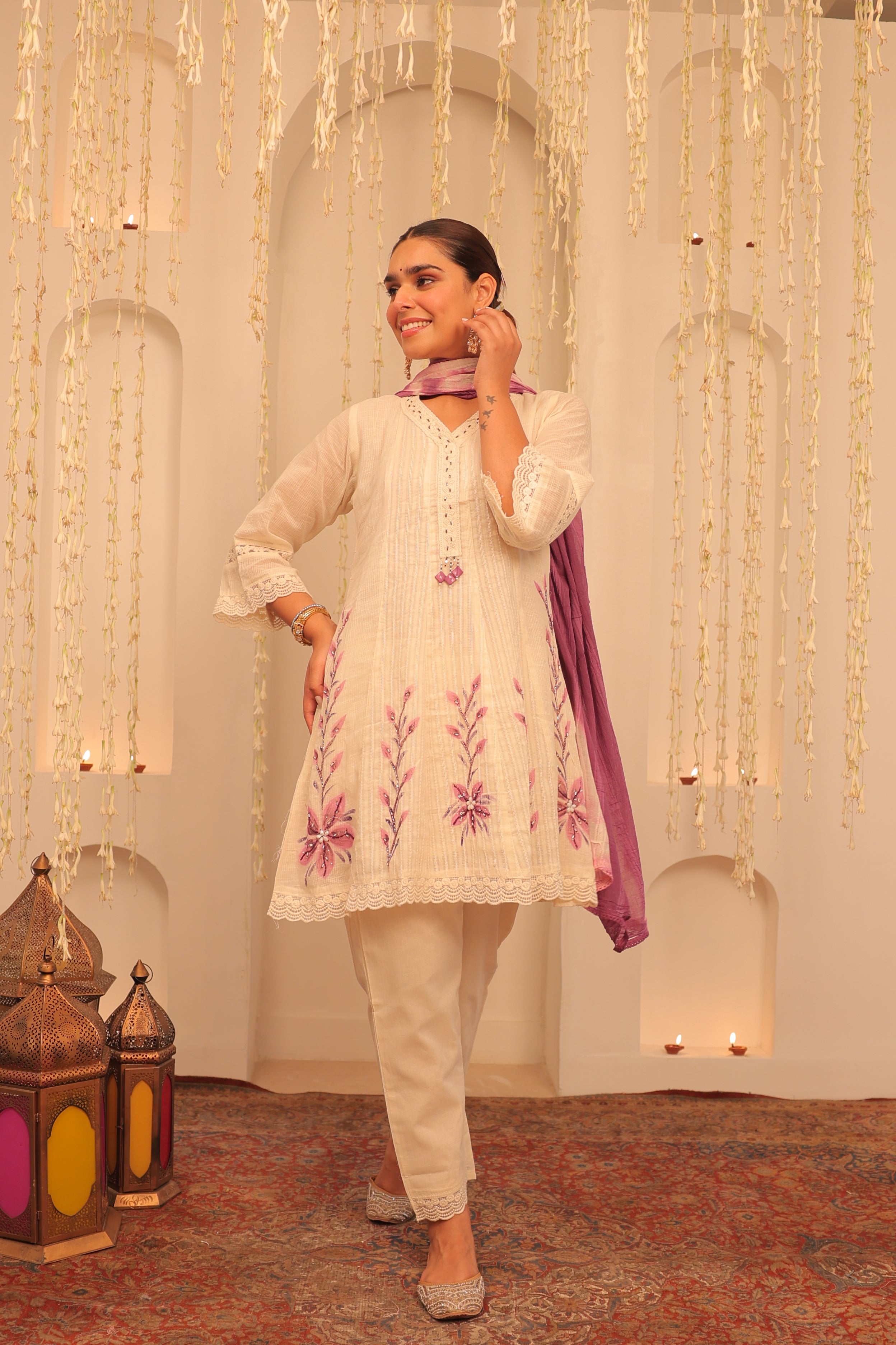 Alaya Mehfil Floral White Kurta Set