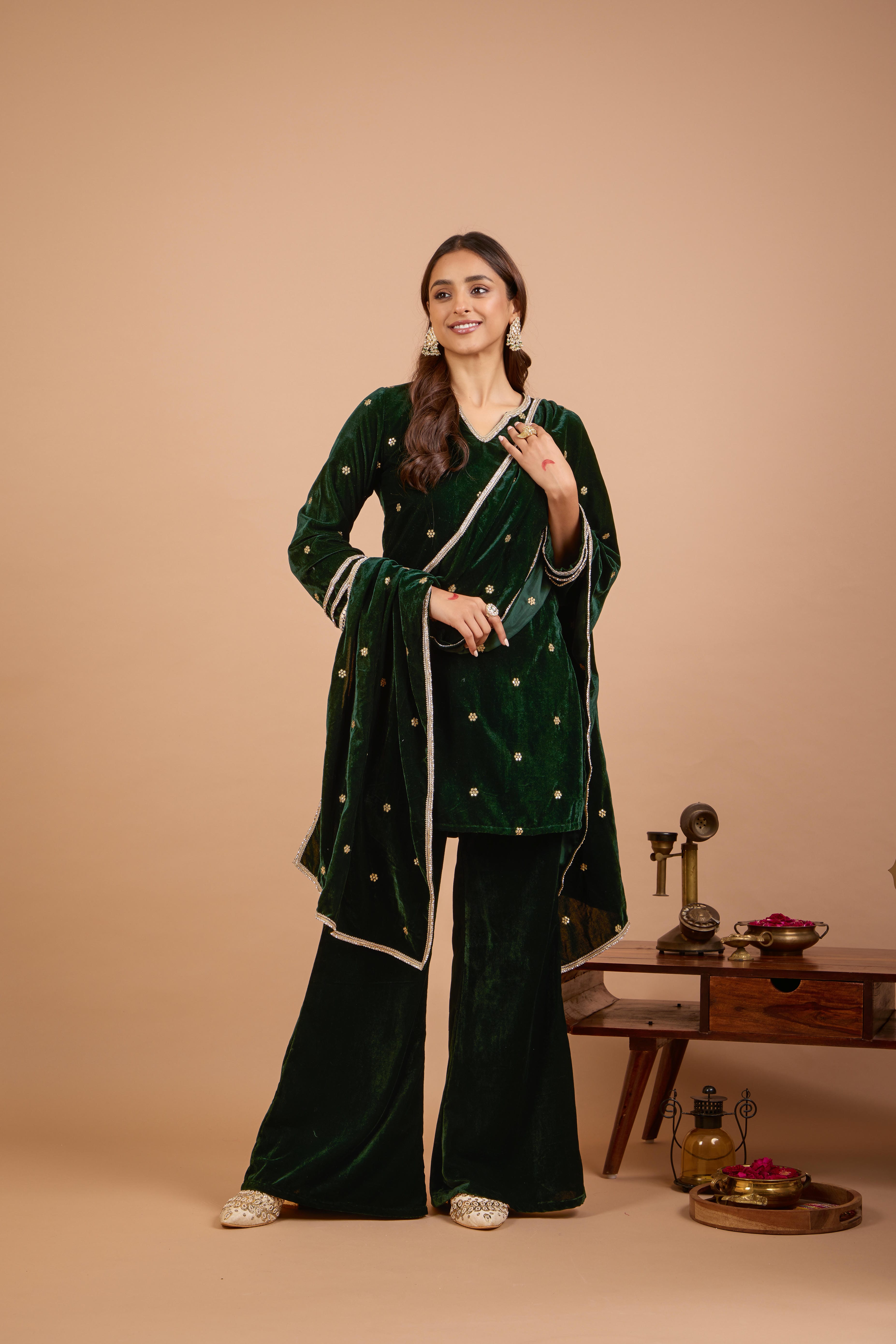 Alaya Jugni Lush Emerald V-Neck Velvet Kurta Set