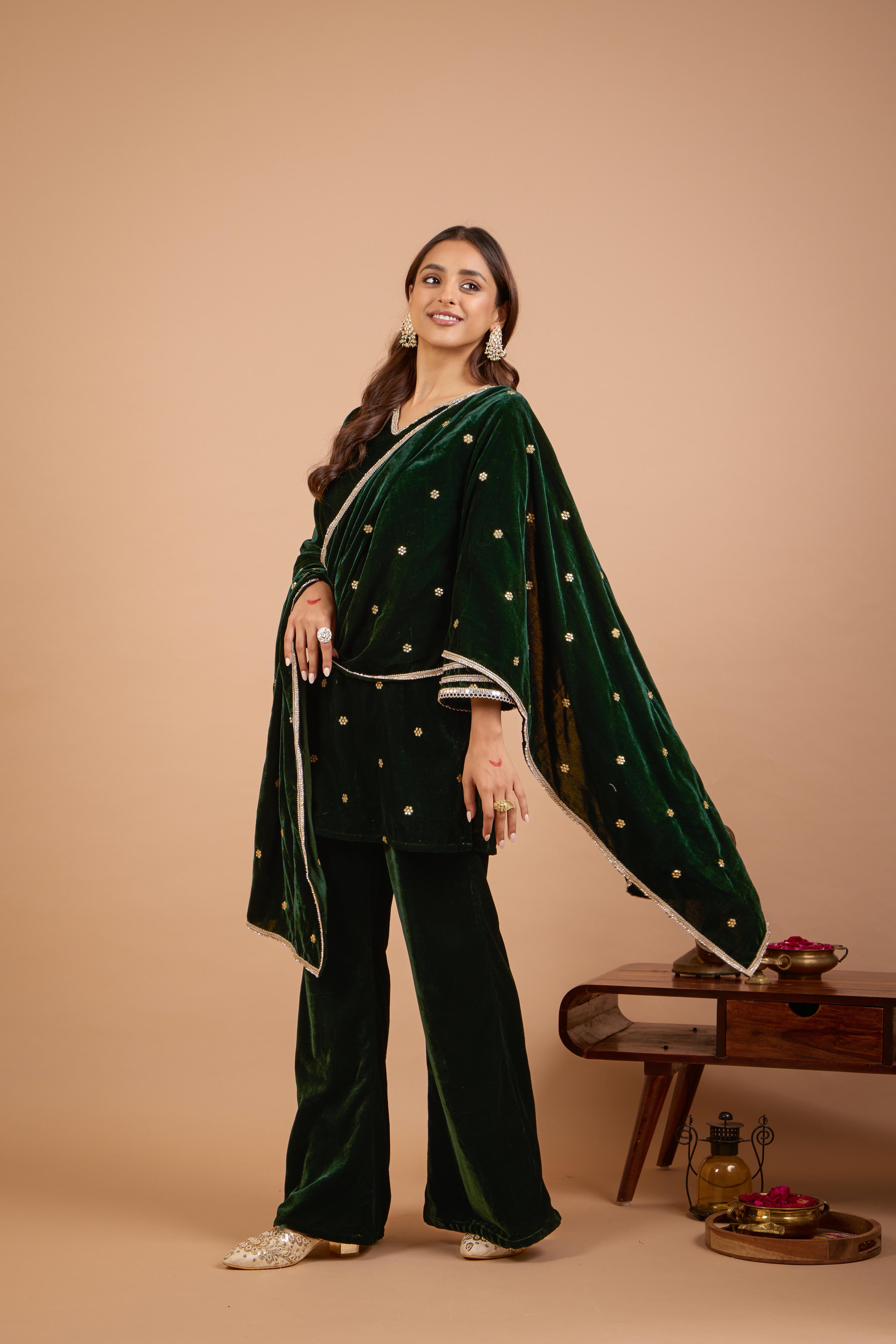 Alaya Jugni Lush Emerald V-Neck Velvet Kurta Set